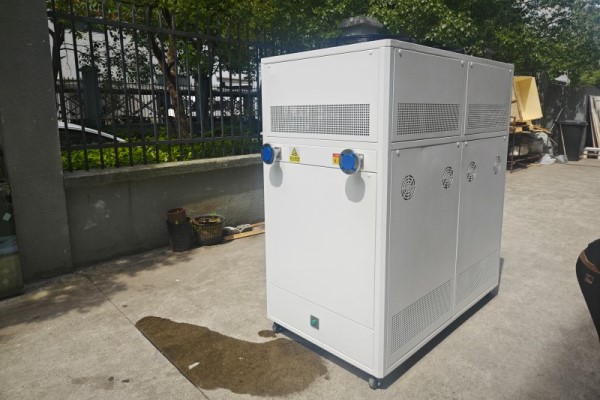 上海某儀器公司采購25kW高低溫循環(huán)一體機提升反應(yīng)釜實驗效能